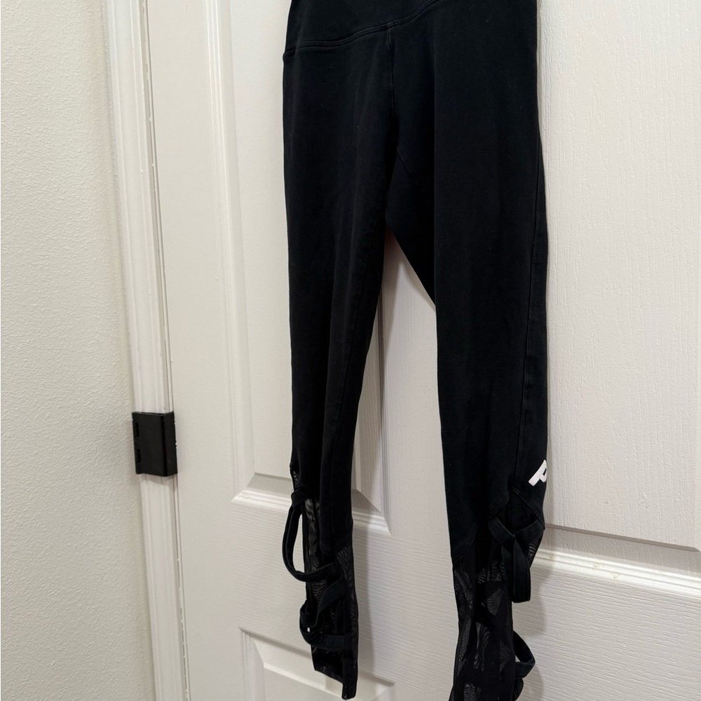PINK Victoria's Secret Black Yoga Leggings - Logo Tag (kids XS)